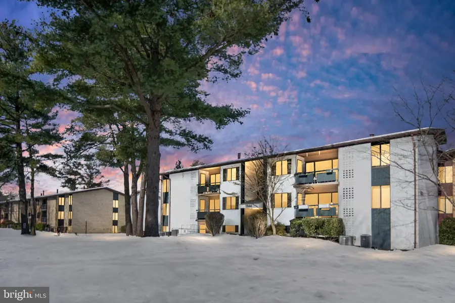 2844 Dover Ln #302, Falls Church, VA 22042 - Image #3