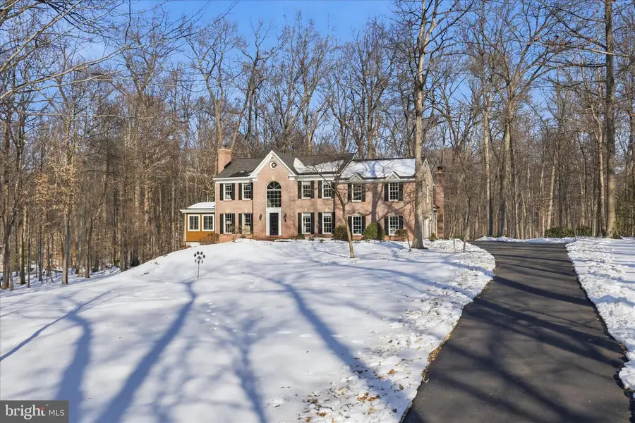 6323 Colchester Rd, Fairfax Station, VA 22039 - #2