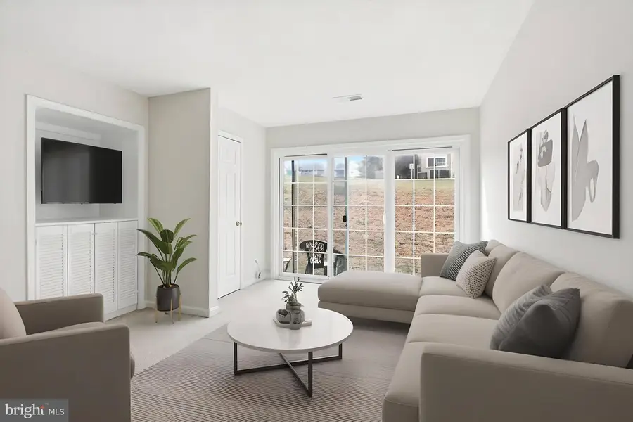 3902 Golf Tee Ct #101, Fairfax, VA 22033 - #2