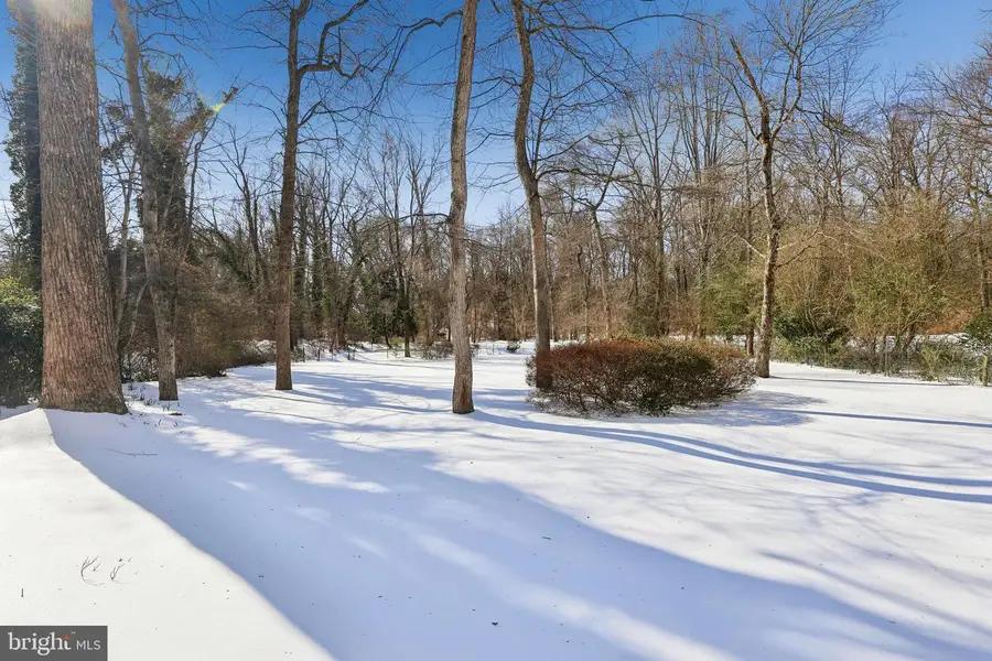 3180 Holmes Run Rd, Falls Church, VA 22042 - Image #2