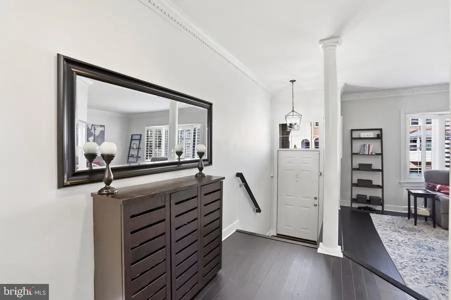 8176 Madrillon Ct, Vienna, VA 22182 - #3