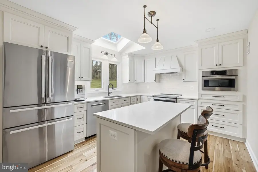 6321 Barsky Ct, Fairfax Station, VA 22039 - Image #2