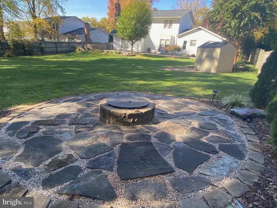 7121 Red Horse Tavern Ln, Springfield, VA 22153 - #3