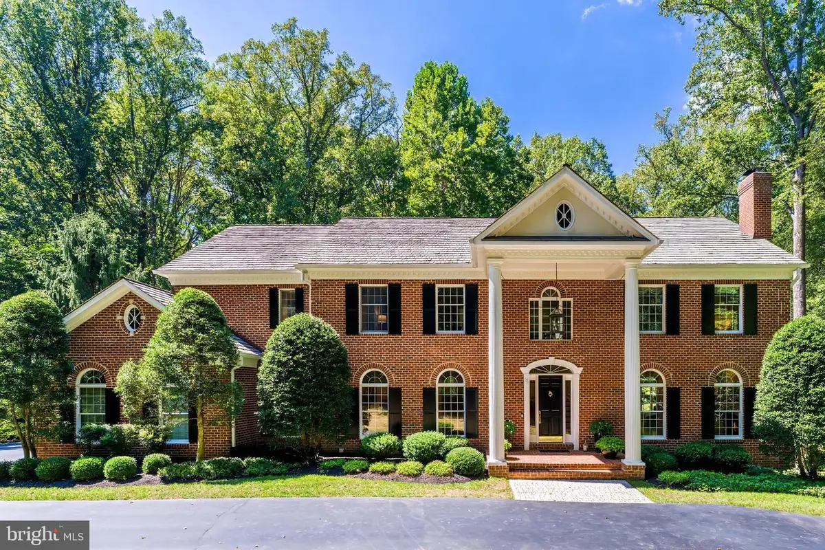 10109 High Hill Ct, Great Falls, VA 22066 - #1