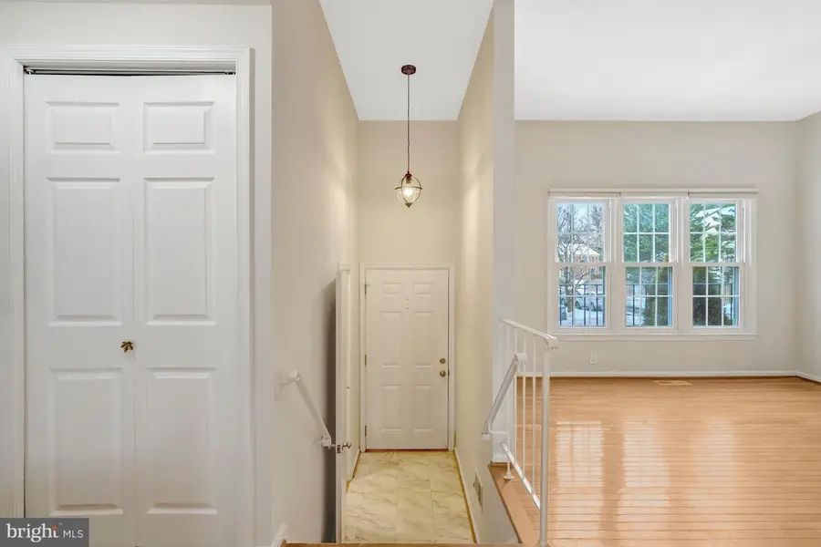 10483 Malone Ct, Fairfax, VA 22032 - Image #2