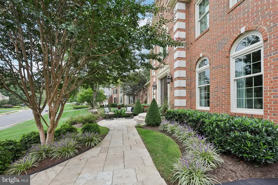 11186 Longwood Grove Dr, Reston, VA 20194 - Image #3