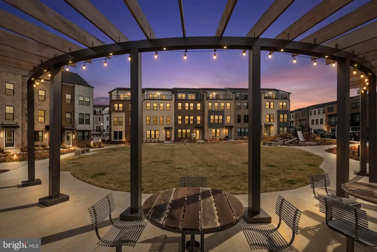 13725 Aviation Pl, Herndon, VA 20171 - #1