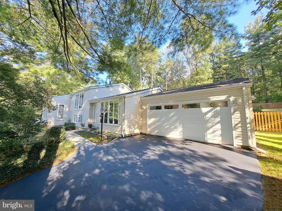 10929 Howland Dr, Reston, VA 20191 - Image #2