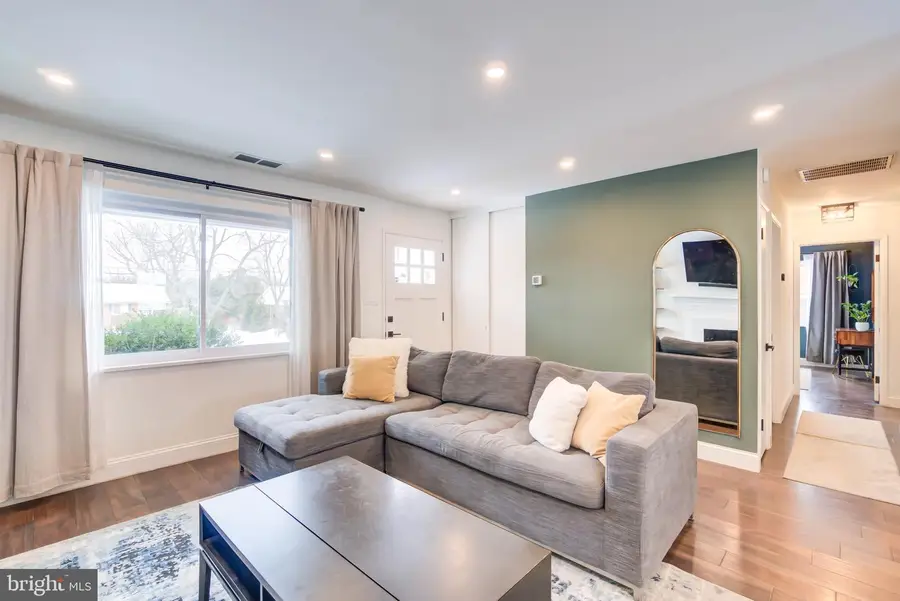 6363 Verde Ct, Alexandria, VA 22312 - Image #2