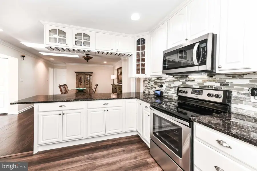 7518 Fairwood Ln, Falls Church, VA 22046 - #2