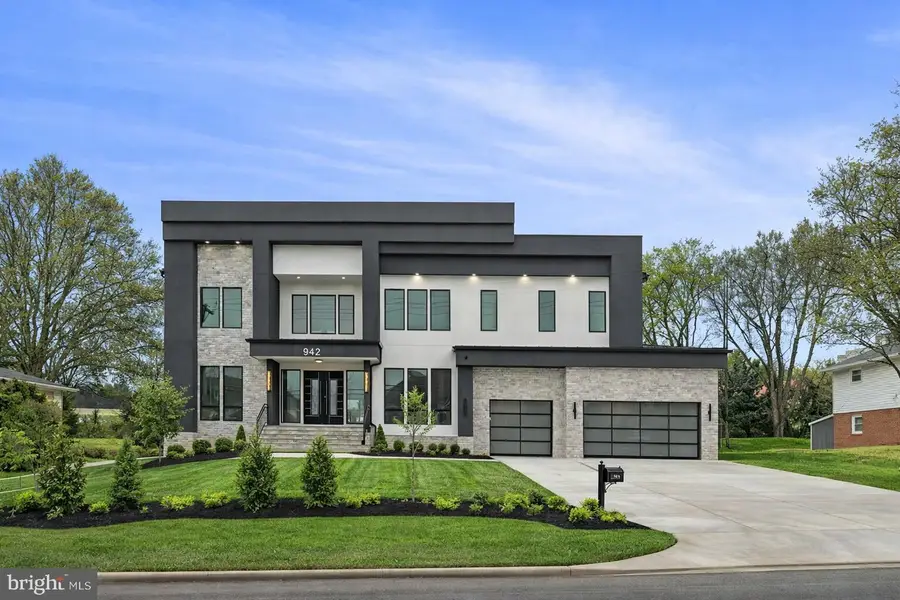 942 Dead Run Dr, McLean, VA 22101 - #2