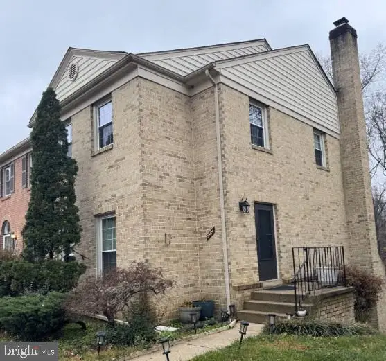 9984 Whitewater Dr, Burke, VA 22015 - Image #1