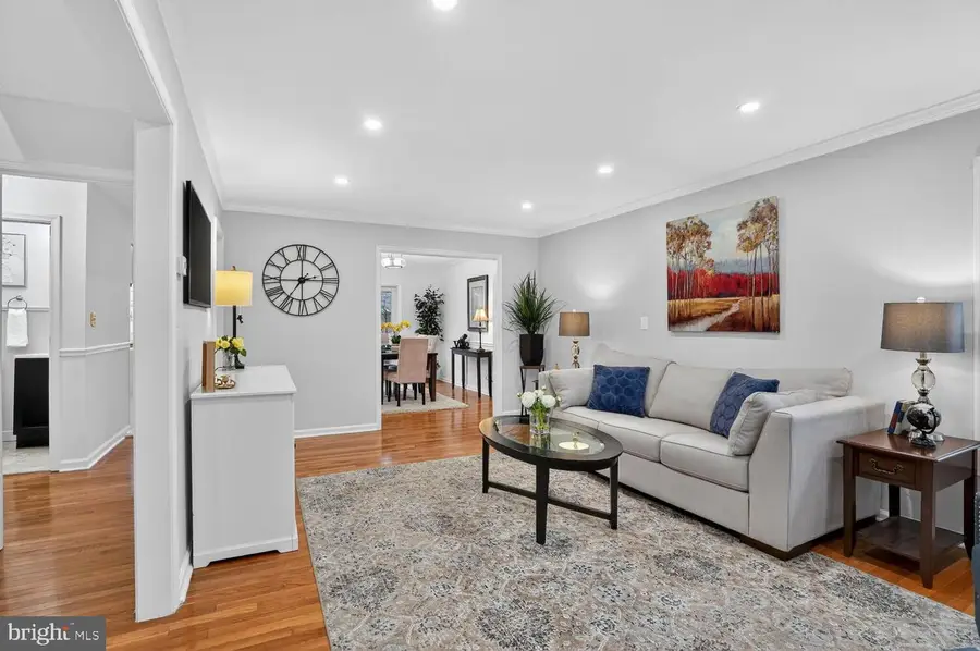 5931 Queenston St, Springfield, VA 22152 - #2