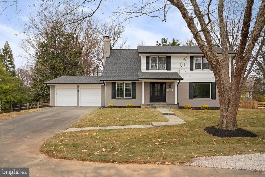 2678 Oakton Glen Dr, Vienna, VA 22181 - Image #2