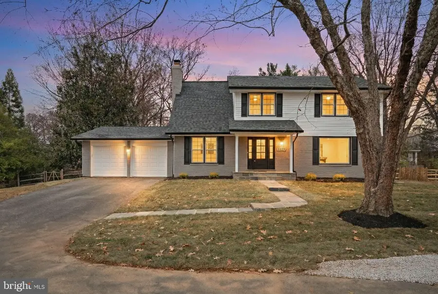 2678 Oakton Glen Dr, Vienna, VA 22181 - Image #3