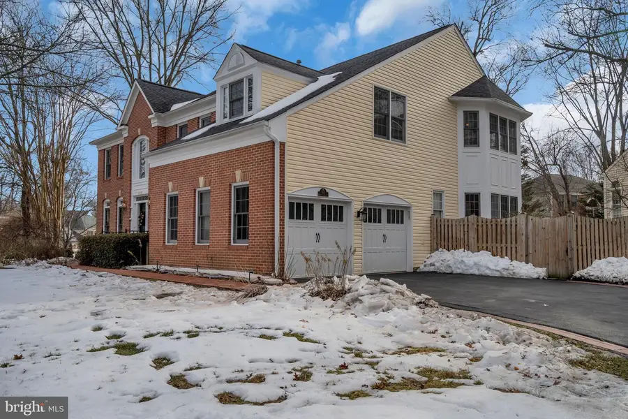 9315 Hallston Ct, Fairfax Station, VA 22039 - #3