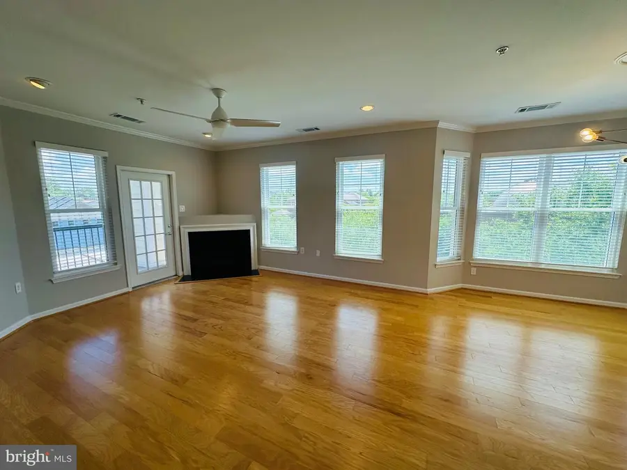 815 Branch Dr #402, Herndon, VA 20170 - #2