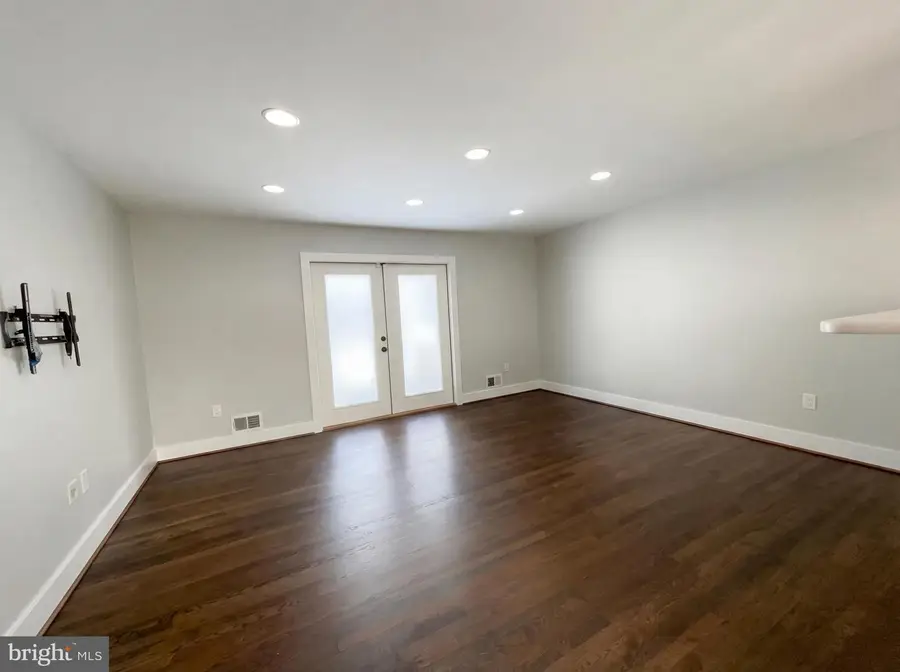 6515 Carriage Dr, Alexandria, VA 22310 - #3