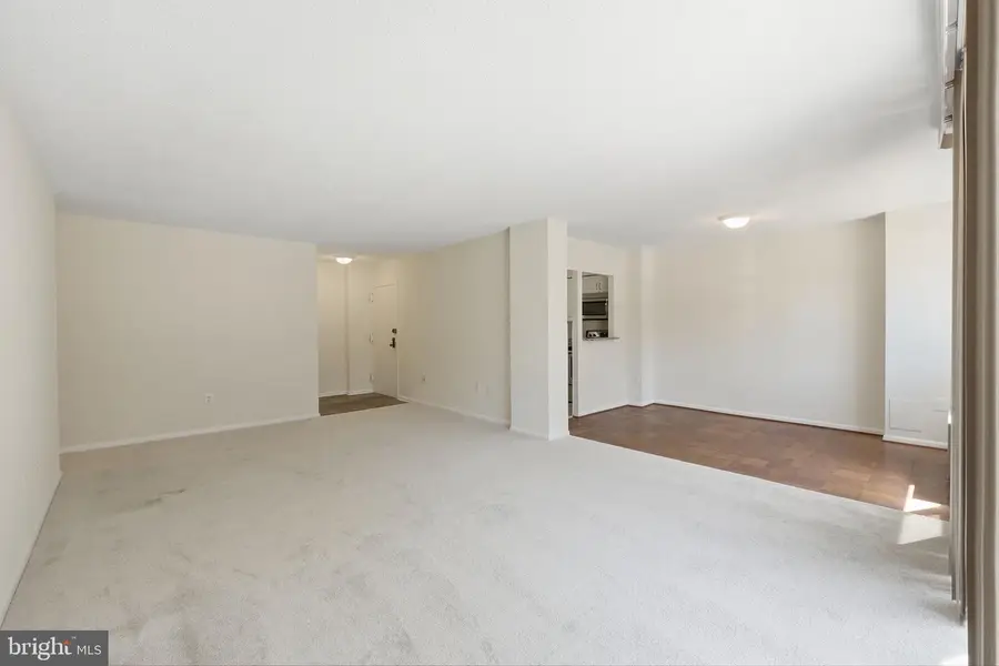 2059 Huntington Ave #114, Alexandria, VA 22303 - #2