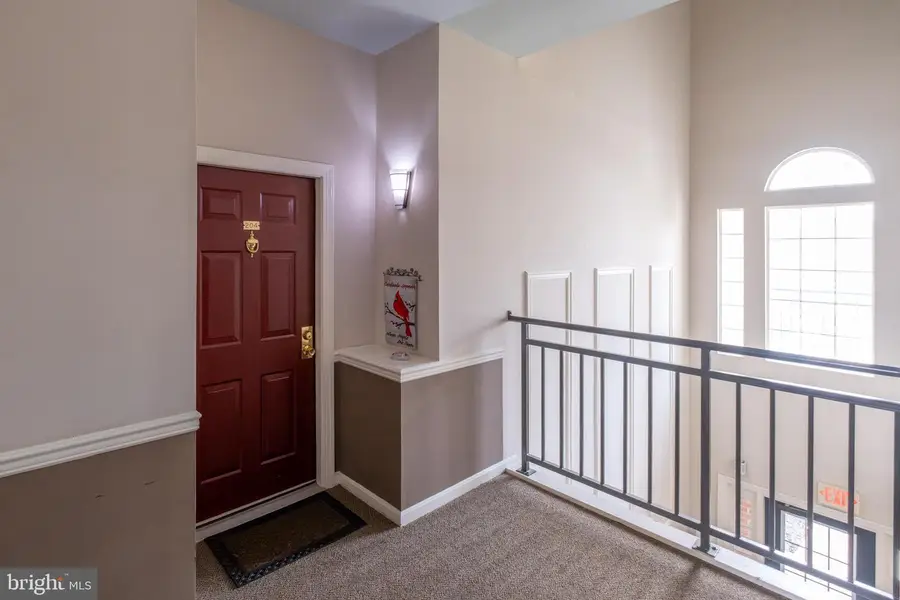 4132 Fountainside Ln #204, Fairfax, VA 22030 - #3