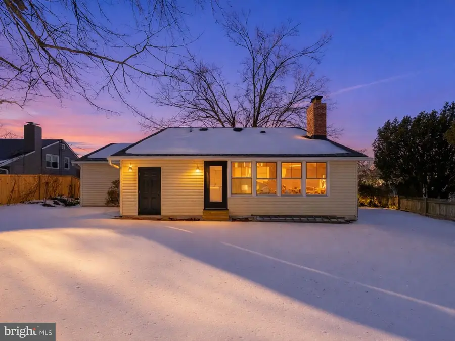 3021 Graham Rd, Falls Church, VA 22042 - #2