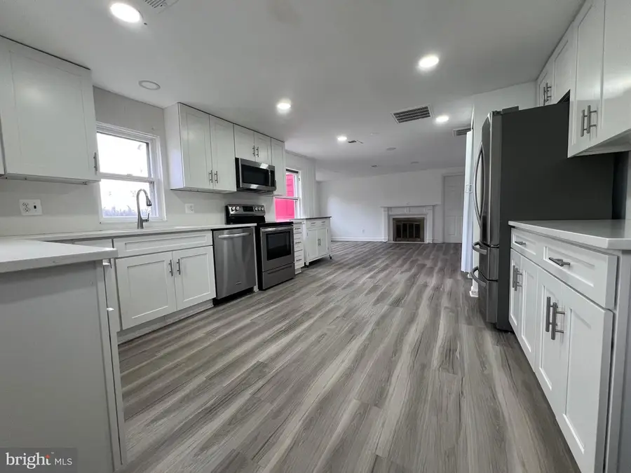 3723 W Ox Rd, Fairfax, VA 22033 - #3