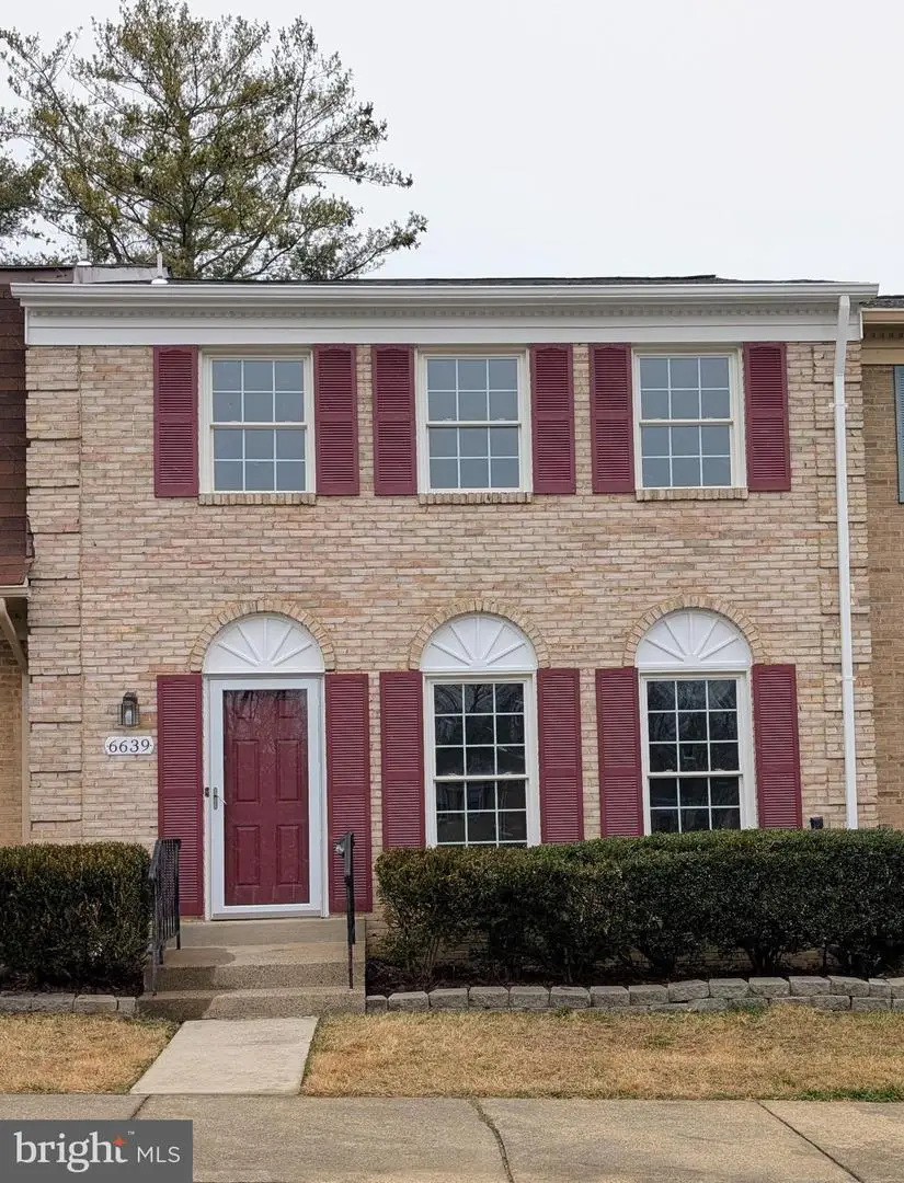 6639 Green Ash Dr, Springfield, VA 22152 - Image #1