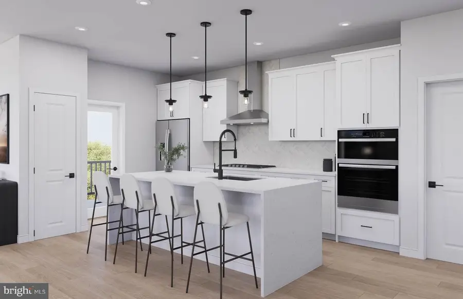 8131 Shining Star Ln #207, Vienna, VA 22182 - Image #2