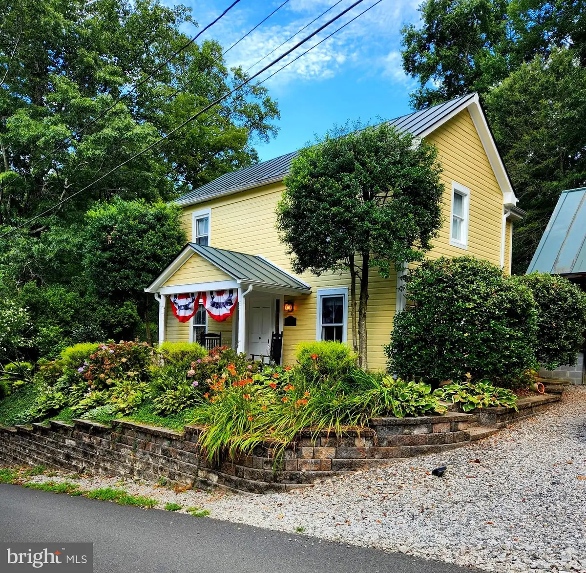 12717 Chestnut St, Clifton, VA 20124 - #1