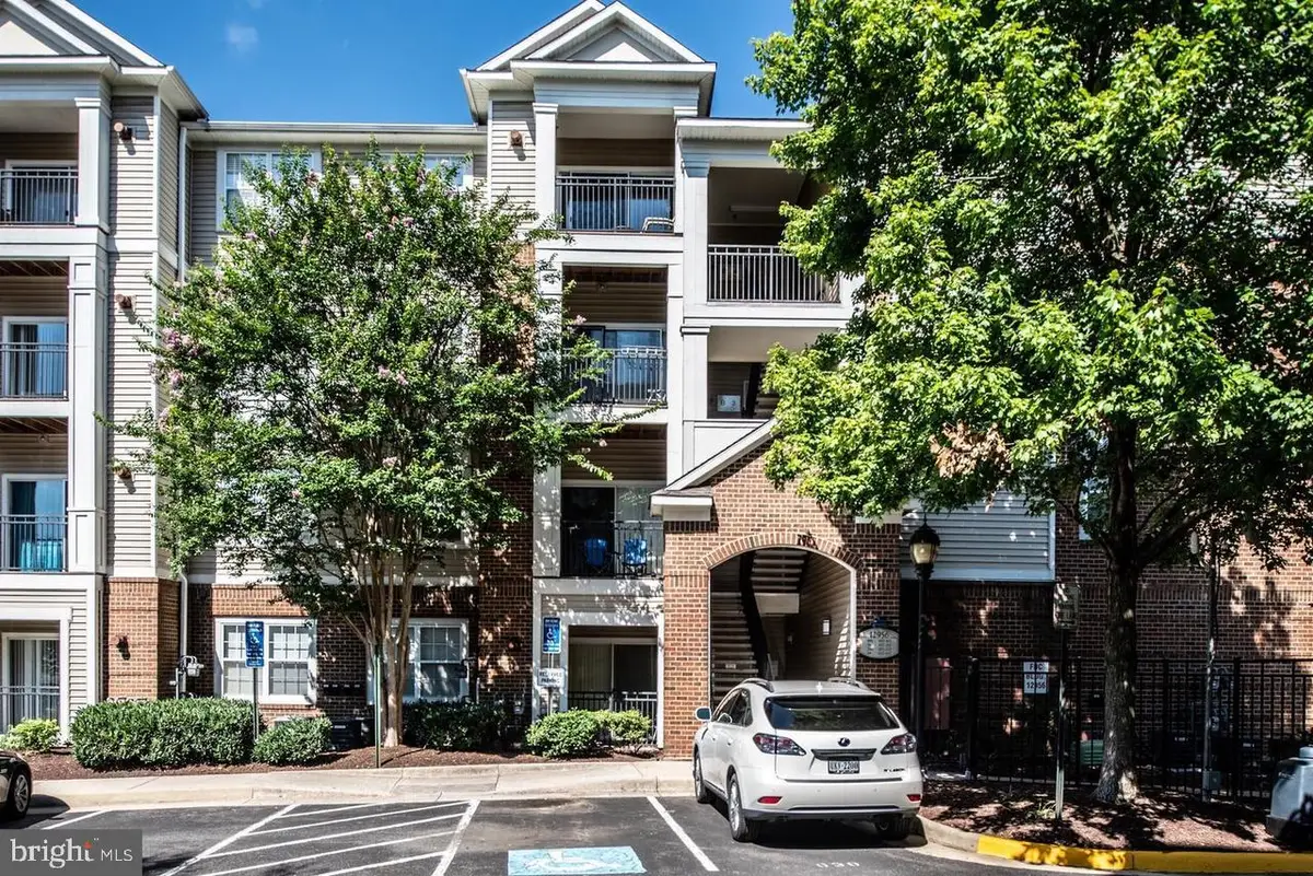 12956 Centre Park Cir #110, Herndon, VA 20171 - Image #1