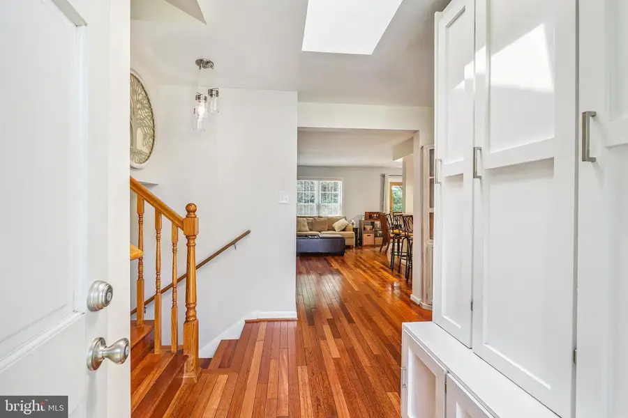 5420 Rumsey Pl, Fairfax, VA 22032 - Image #2