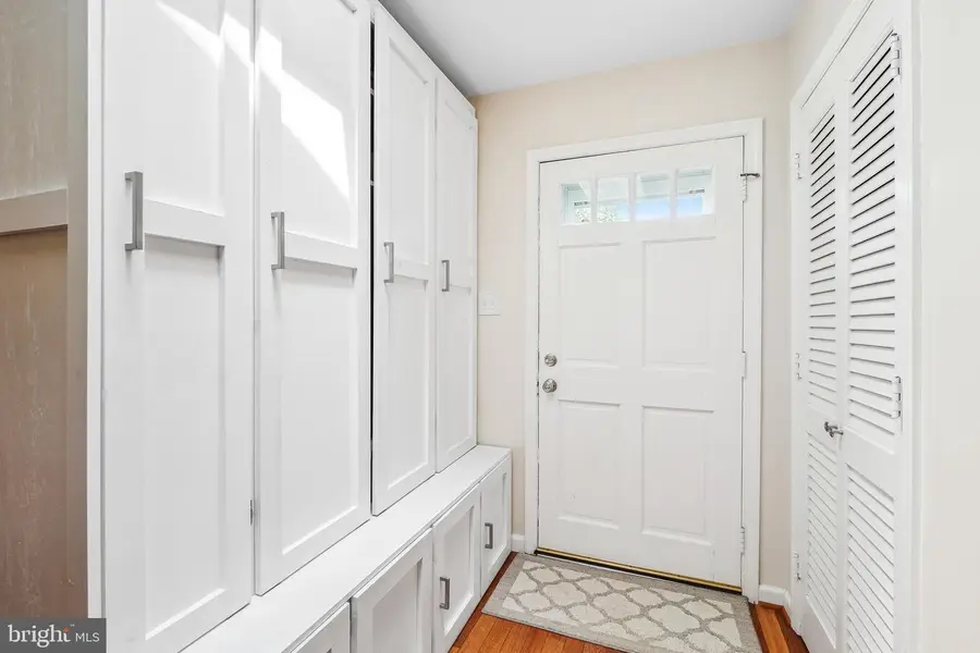 5420 Rumsey Pl, Fairfax, VA 22032 - Image #3