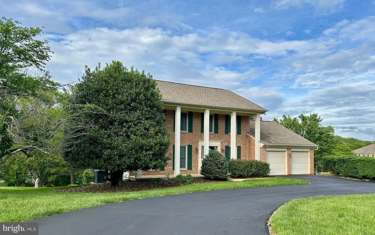 9844 Faust Dr, Vienna, VA 22182 - #1