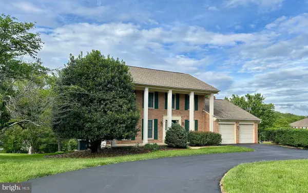 9844 Faust Dr, VIENNA, VA 22182