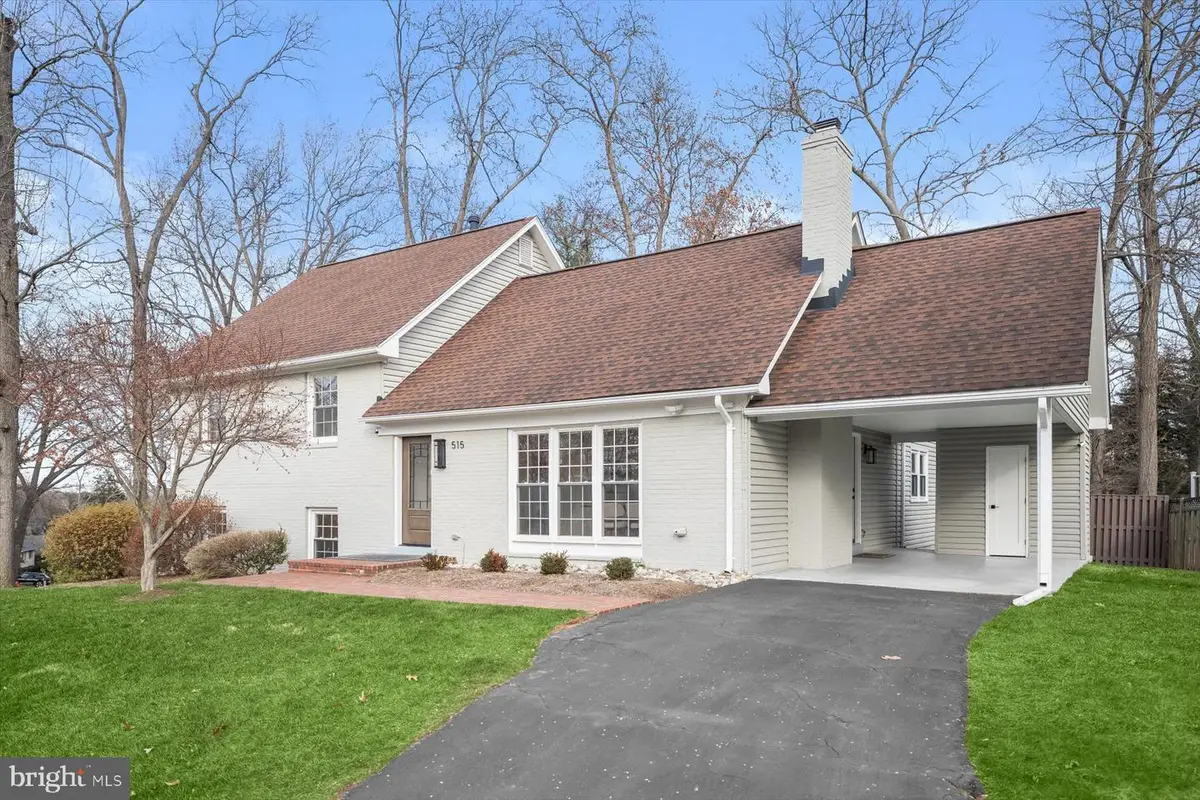 515 Woodland Ct Nw, Vienna, VA 22180 - Image #1