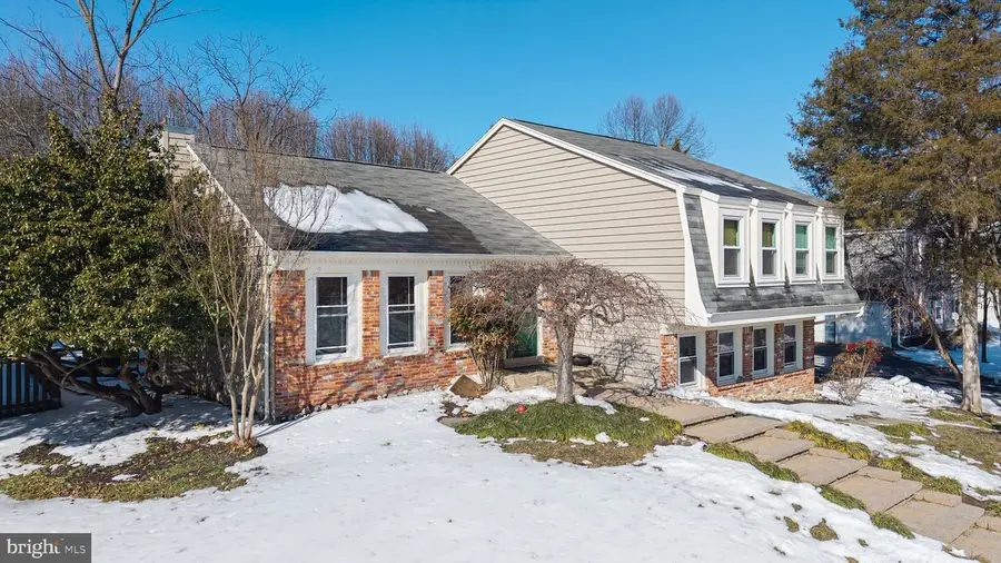 4346 Silas Hutchinson Dr, Chantilly, VA 20151 - #3