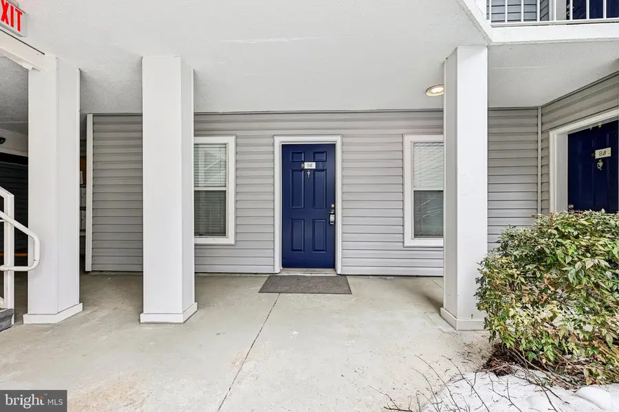 3179 Summit Square Dr #2-b6, Oakton, VA 22124 - #3