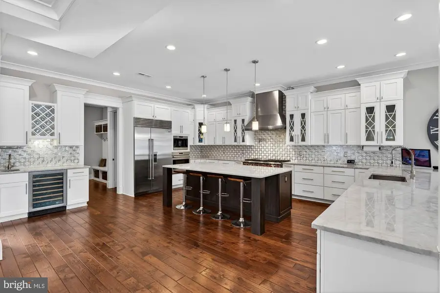 9222 Brian Dr, Vienna, VA 22180 - #3