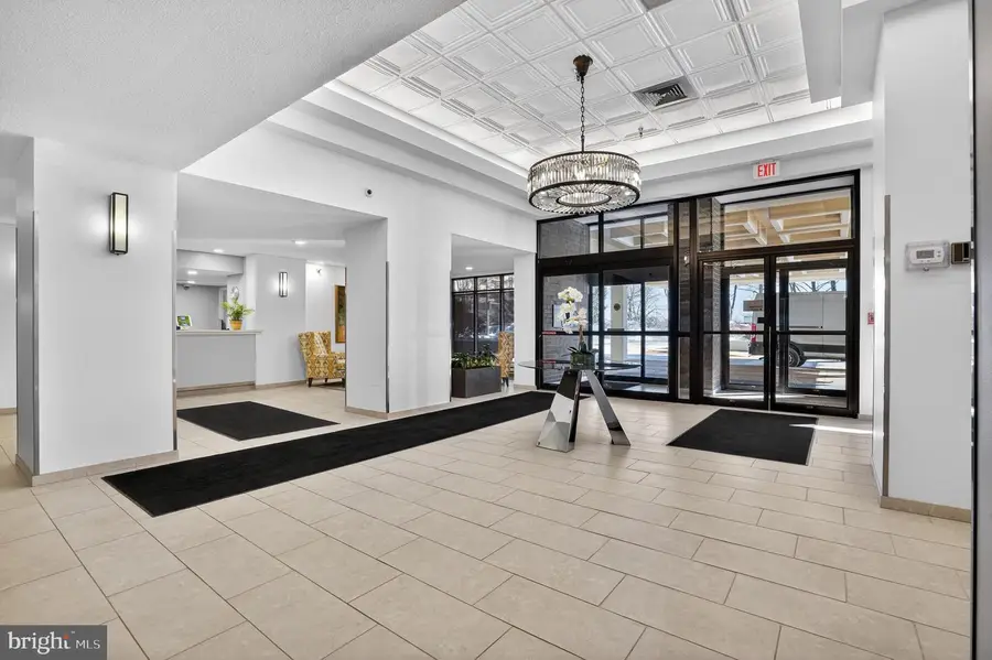 1808 Old Meadow Rd #1009, McLean, VA 22102 - Image #3