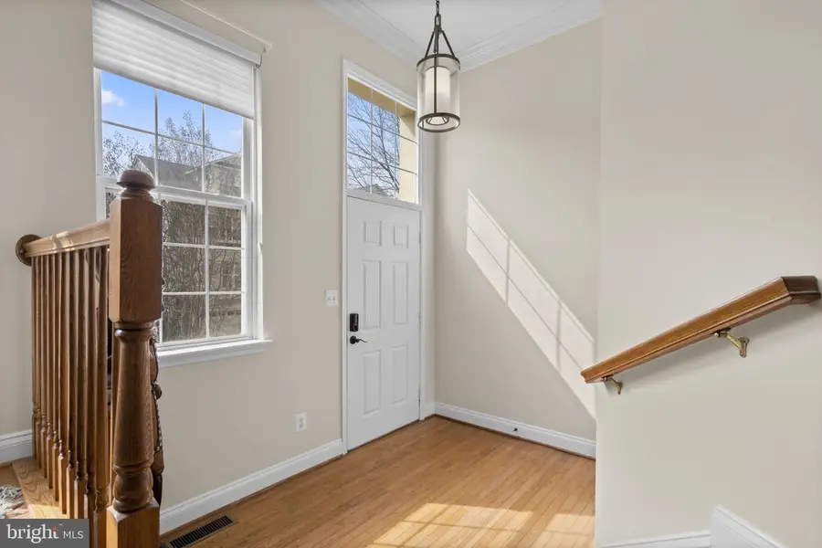 2110 Capstone Cir, Herndon, VA 20170 - #3