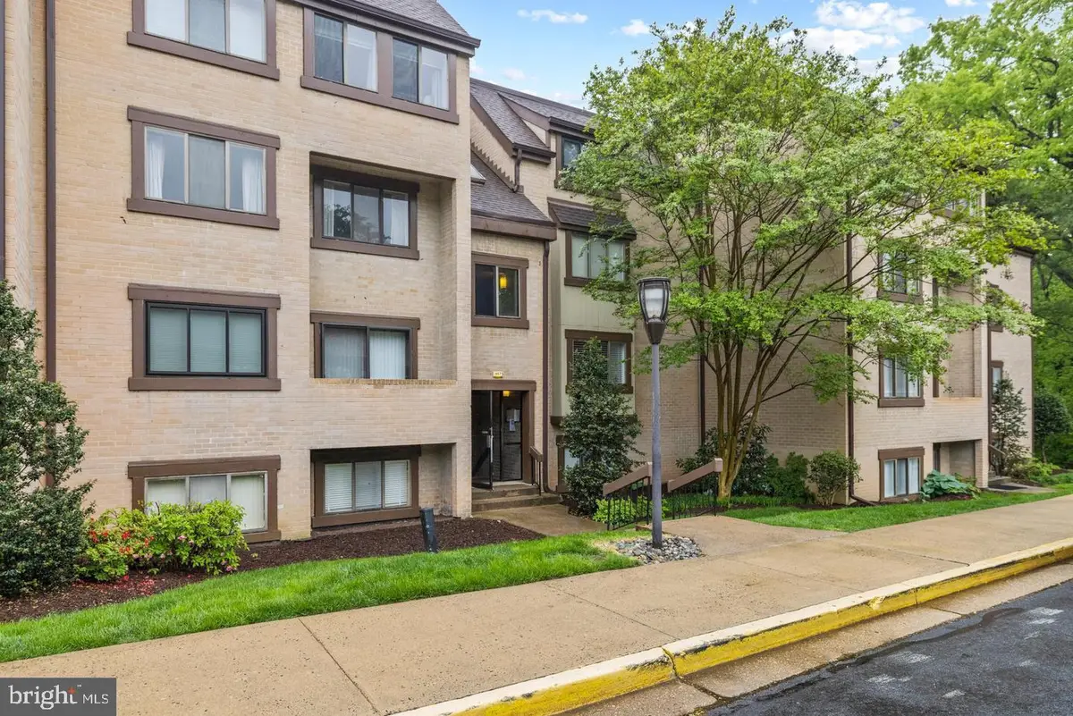 1673 Parkcrest Cir #4d/201, Reston, VA 20190 - Image #1