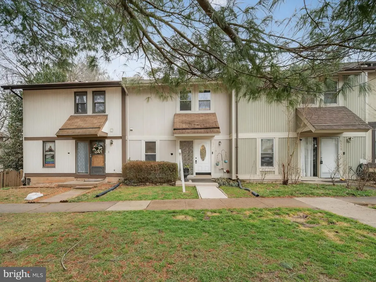 5552 Peppercorn Dr, Burke, VA 22015 - #1