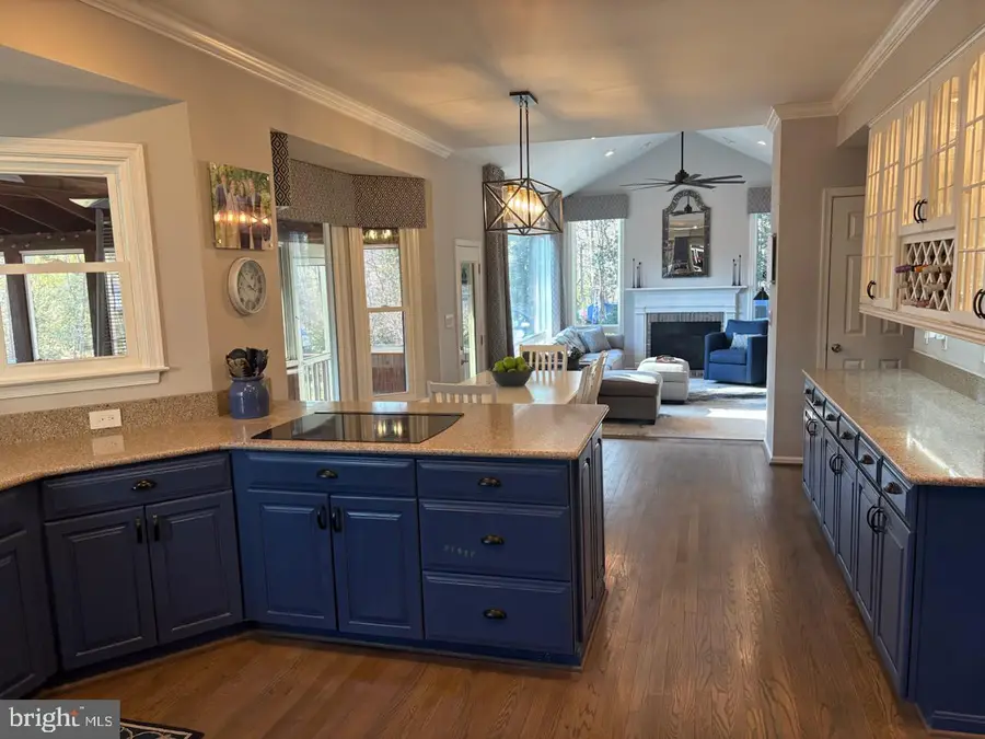 9200 Wrights Hollow Ln, Lorton, VA 22079 - #3