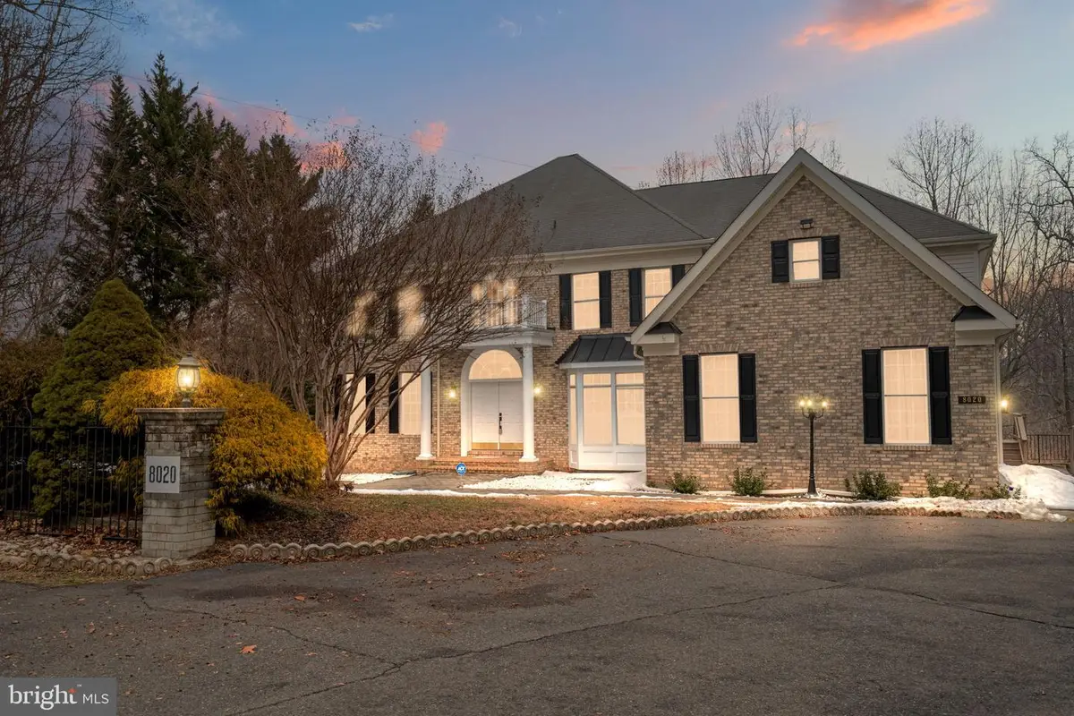 8020 Pohick Rd, Springfield, VA 22153 - #1