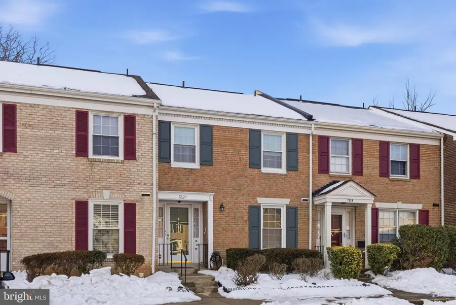 7227 Evanston Rd, Springfield, VA 22150 - #3