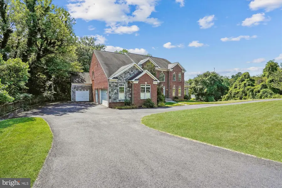 6975 Idylwood Rd, Falls Church, VA 22043 - #2