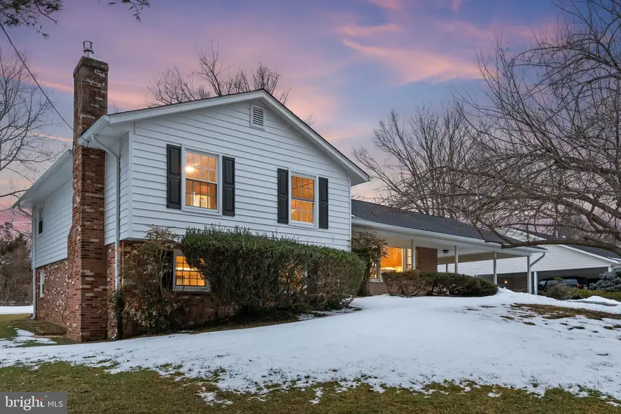 6627 Kennedy Ln, Falls Church, VA 22042 - #2