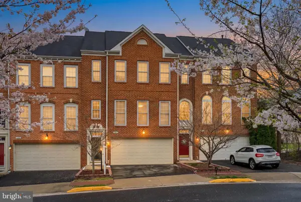 8002 Samuel Wallis St, LORTON, VA 22079