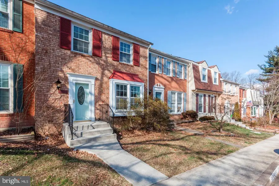 9512 Meadow Grove Ct, Burke, VA 22015 - #2