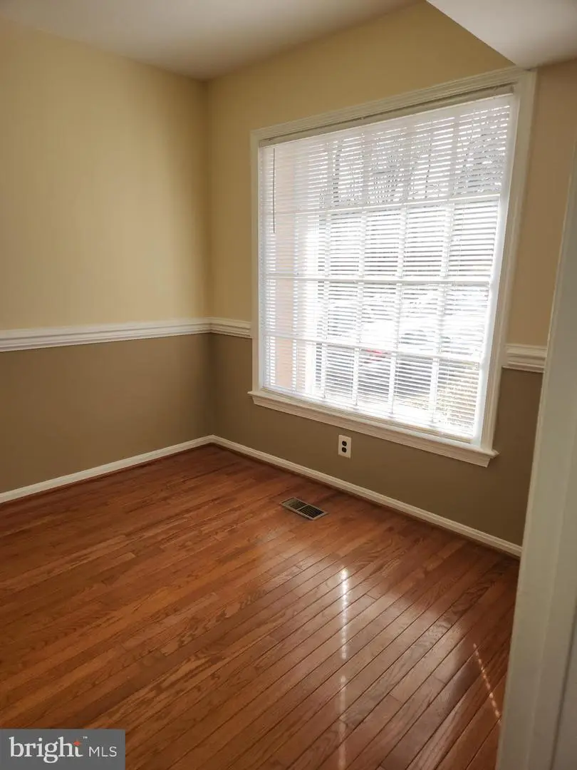 5422 Long Boat Ct, Fairfax, VA 22032 - #2